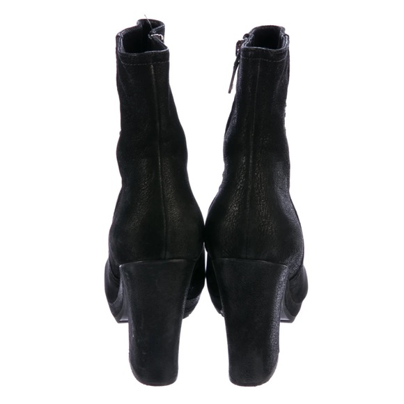 Prada Leather Round-Toe Ankle Boots. - Picture 3 of 6